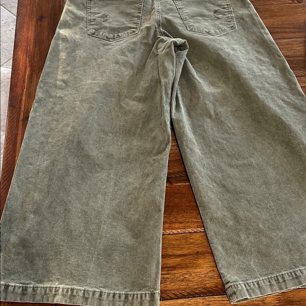 American Eagle Corduroy pants Super Stretch high waisted wide leg olive green 8 - Picture 16 of 16